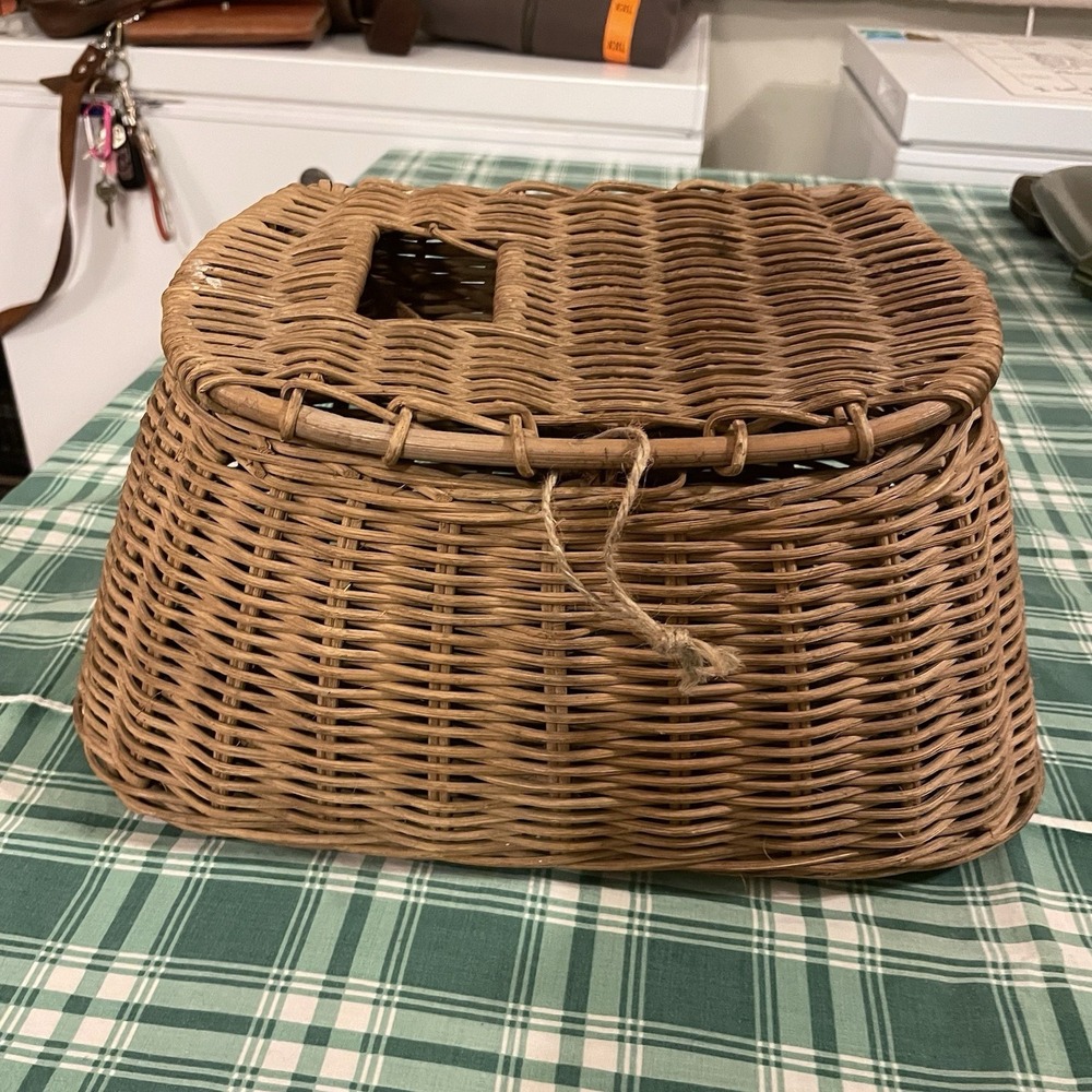Vintage Wicker Fishing Creel Basket: Primitive Decor Rustic